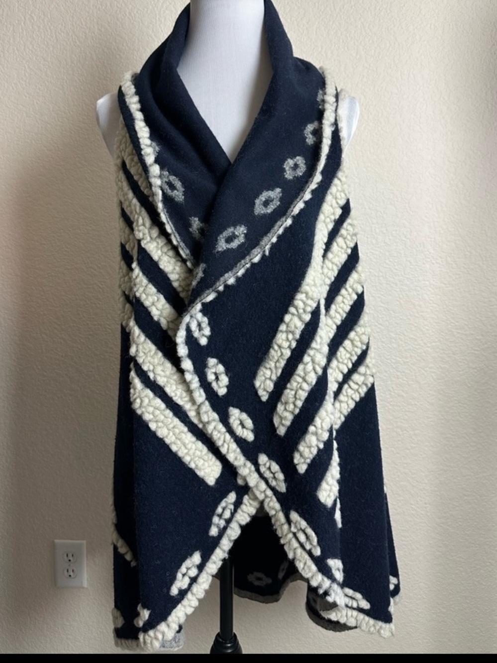 Ryan Michael Phoenix Vest One Size Fits Most Wool Blend Made‎ In Italy